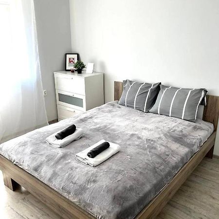 Apartment Solidarnosci, Metro, Wi-Fi, Tv, Youtube - By Hik Apartments Varsó Kültér fotó