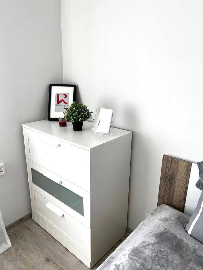 Apartment Solidarnosci, Metro, Wi-Fi, Tv, Youtube - By Hik Apartments Varsó Kültér fotó