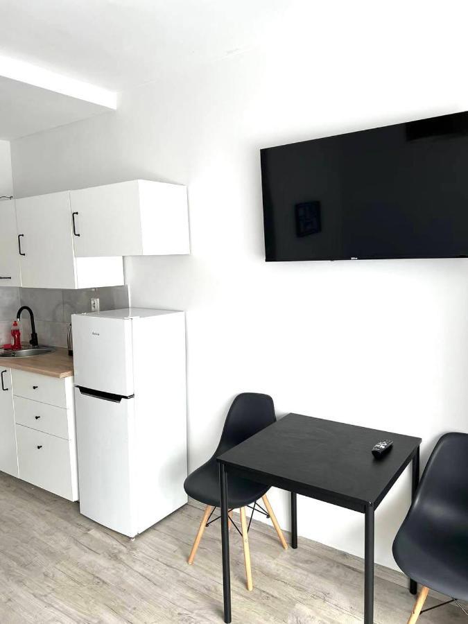 Apartment Solidarnosci, Metro, Wi-Fi, Tv, Youtube - By Hik Apartments Varsó Kültér fotó